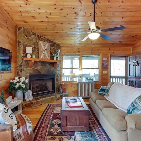 Blue Ridge Cozy Cabin In The Woods With Hot Tub! Dış mekan fotoğraf