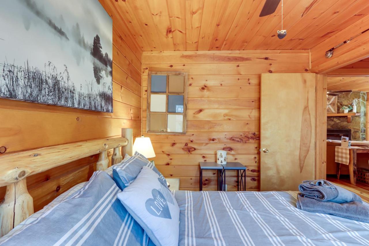 Blue Ridge Cozy Cabin In The Woods With Hot Tub! Dış mekan fotoğraf