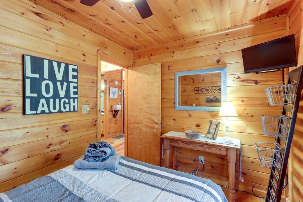 Blue Ridge Cozy Cabin In The Woods With Hot Tub! Dış mekan fotoğraf